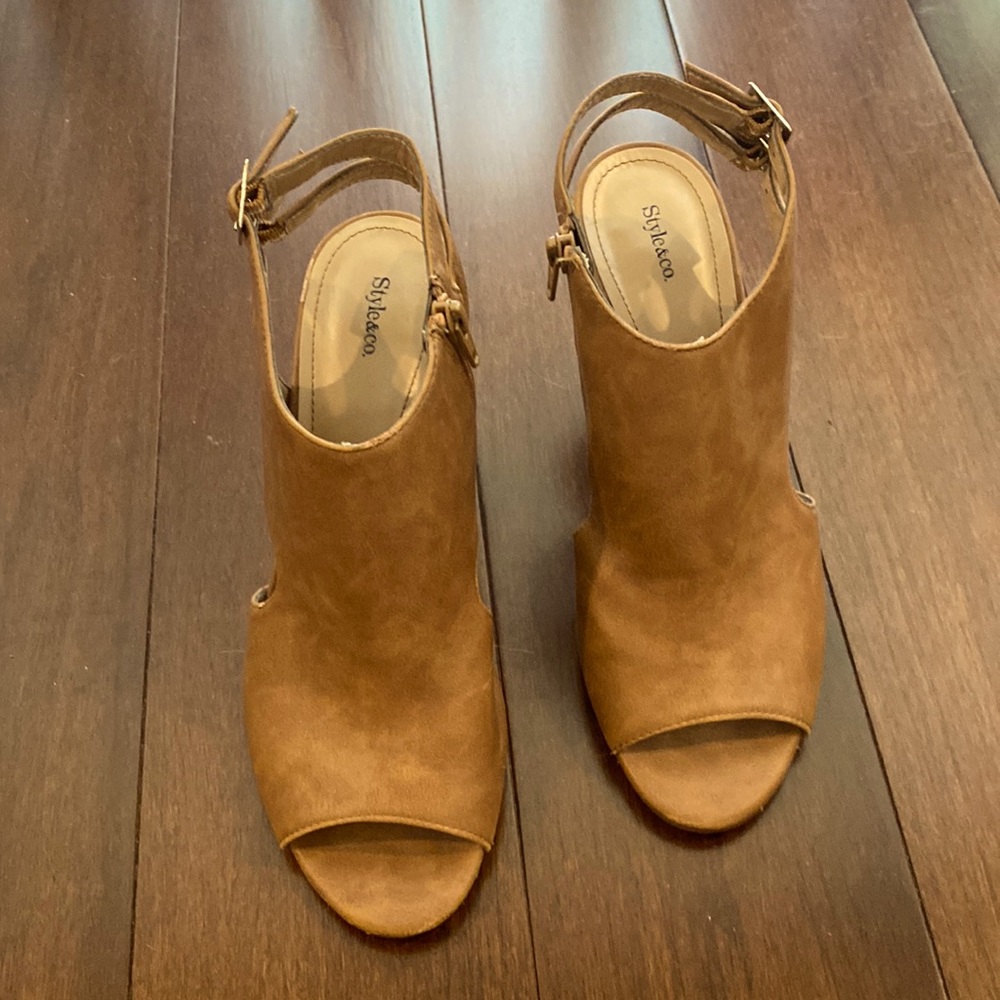 Light tan heels.